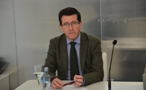 Juan del Río Ferreiro, nuevo director general de Unnefar, durante una reunión de trabajo