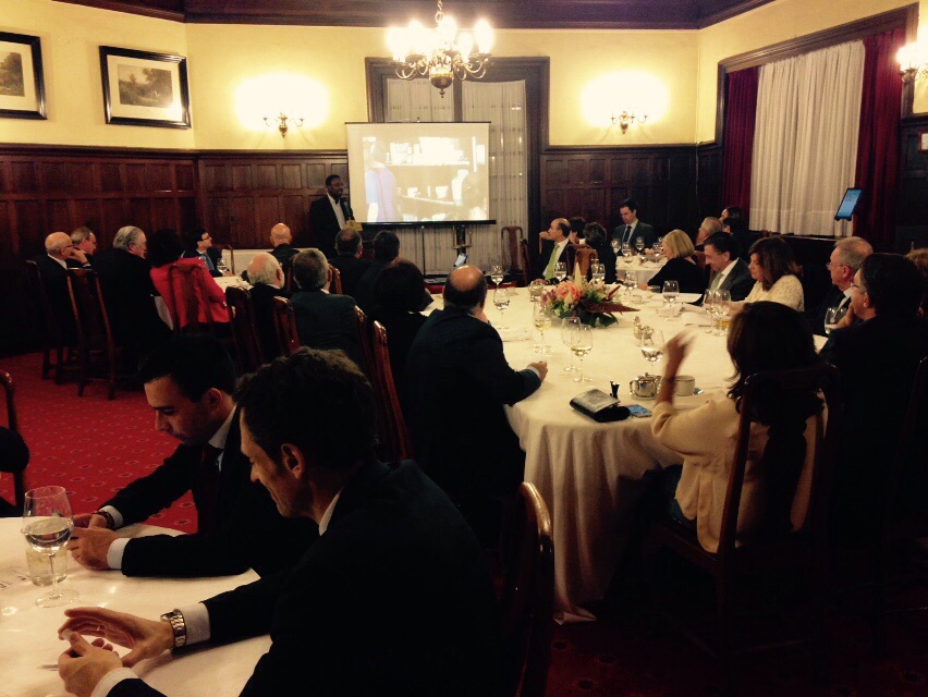 Cena benéfica del 25 aniversario de Farmacéuticos Sin Fronteras celebrada en la Sociedad Bilbaina, con representantes del sector farmacéutico.