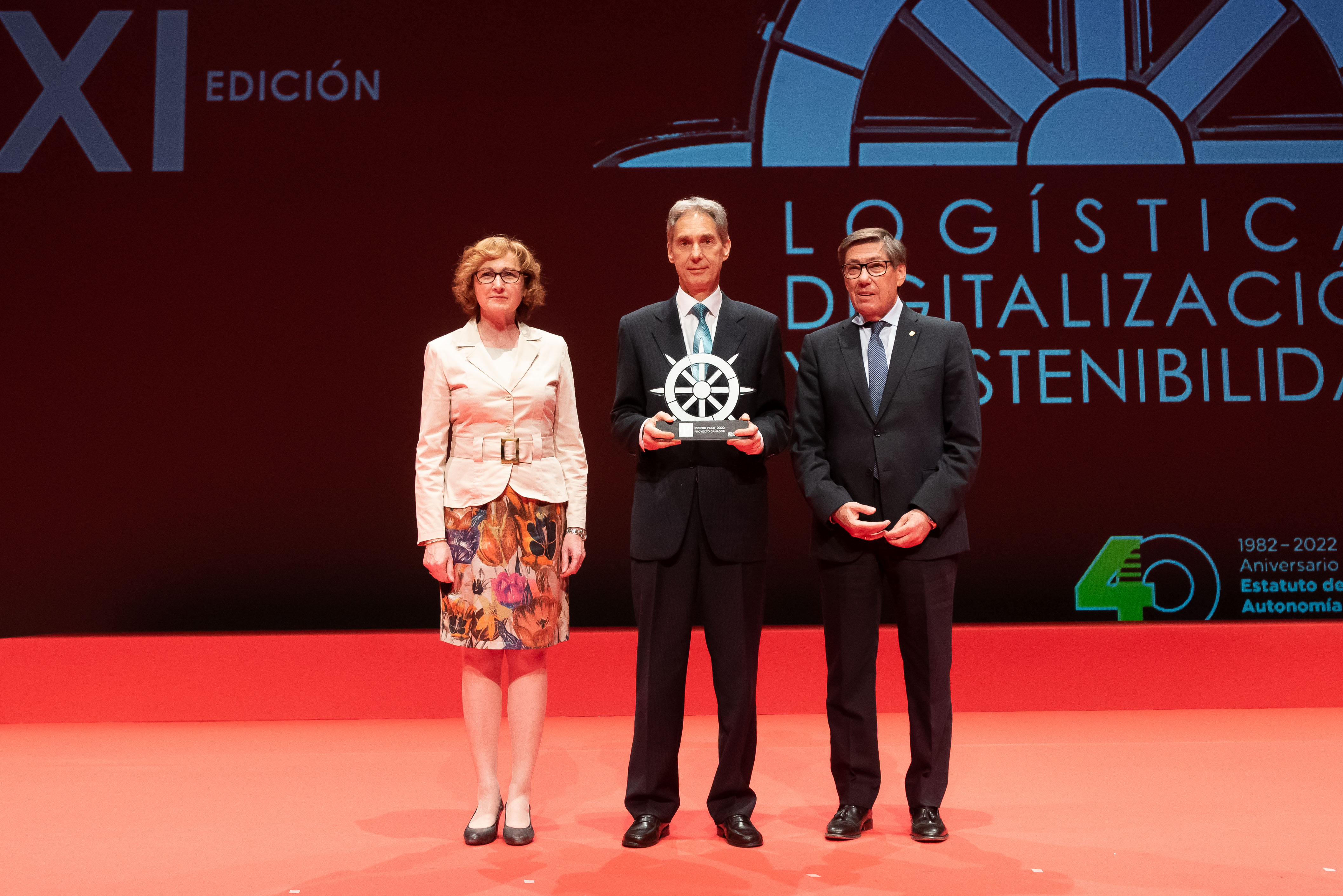 Fernando Castillo, director general de Novaltia, recibe el Premio PILOT 2022 a la Excelencia Logística en movilidad y logística sostenible.